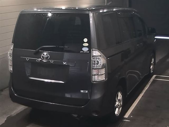 TOYOTA VOXY 2011