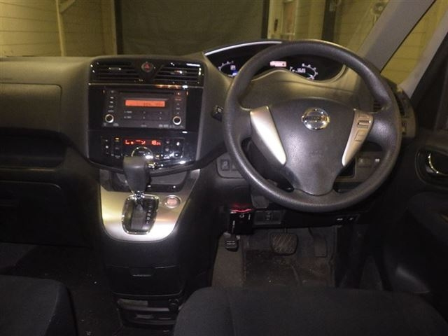 NISSAN SERENA 2012
