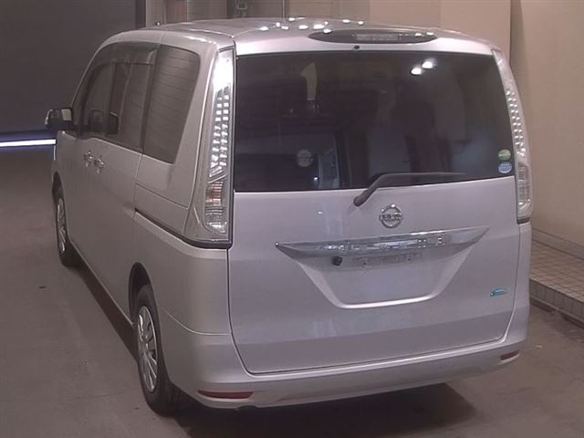 NISSAN SERENA 2014