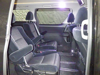 TOYOTA ALPHARD 2009