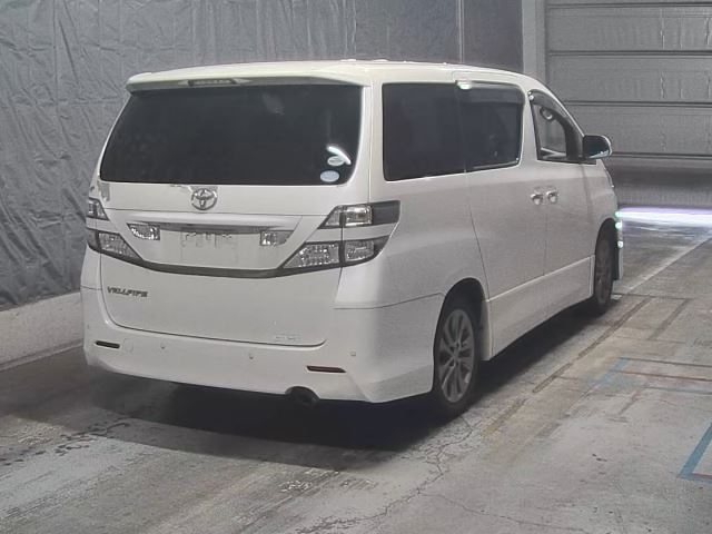 TOYOTA VELLFIRE 2010