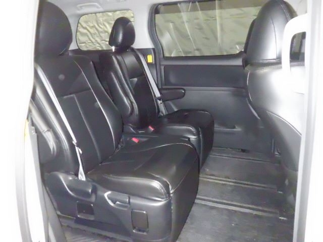 TOYOTA VELLFIRE 2010