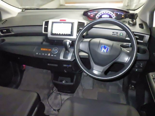 HONDA FREED 2013