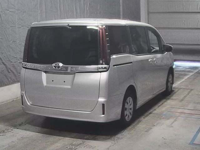 TOYOTA NOAH 2021