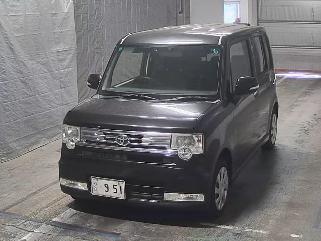 TOYOTA PIXIS SPACE 2012