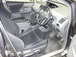 TOYOTA PRIUS ALPHA 2014