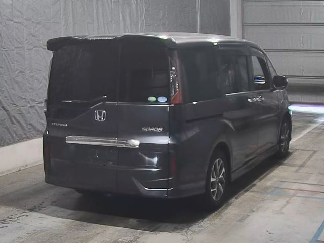 HONDA STEP WAGON 2016