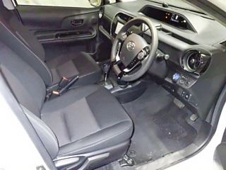 TOYOTA AQUA 2019
