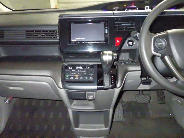 HONDA STEP WAGON 2016