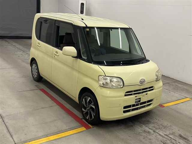 DAIHATSU TANTO 2008