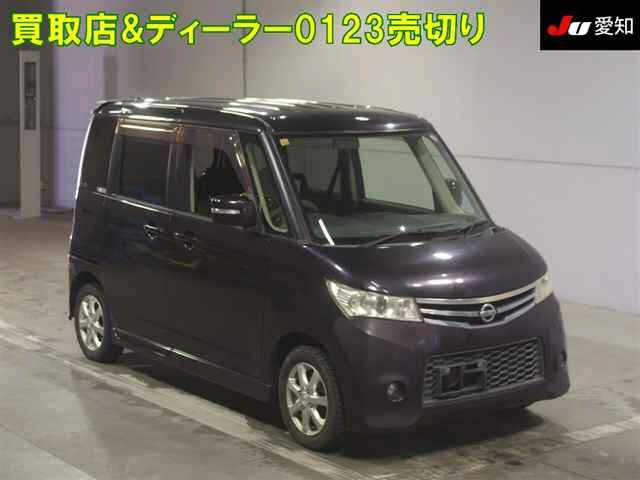 NISSAN ROOX 2010