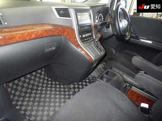 TOYOTA VELLFIRE 2011