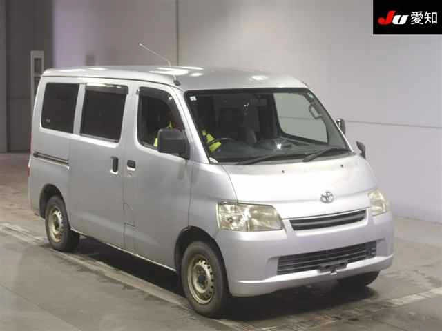 TOYOTA TOWN ACE VAN 2010