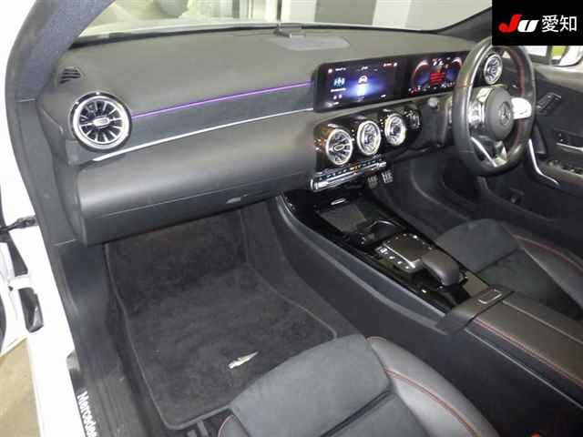 MERCEDES BENZ A CLASS 2022