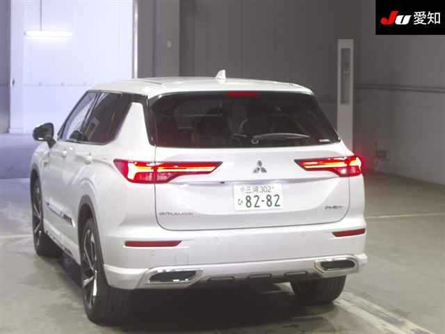 MITSUBISHI OUTLANDER PHEV 2023