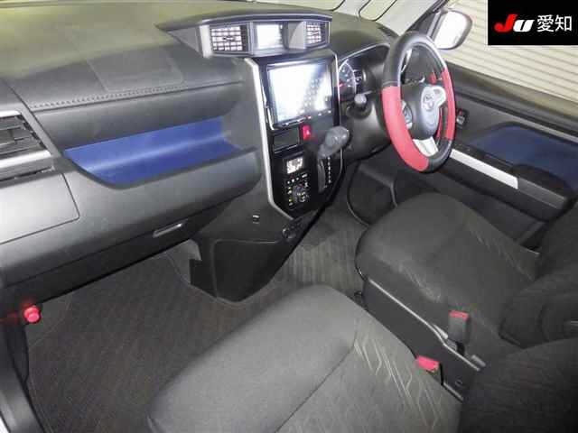 TOYOTA ROOMY 2018