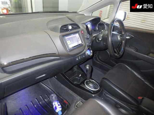 HONDA FIT SHUTTLE 2013