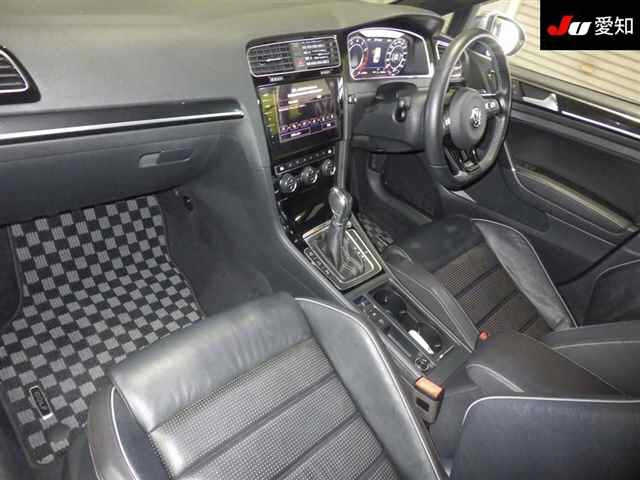 VOLKSWAGEN GOLF 2017