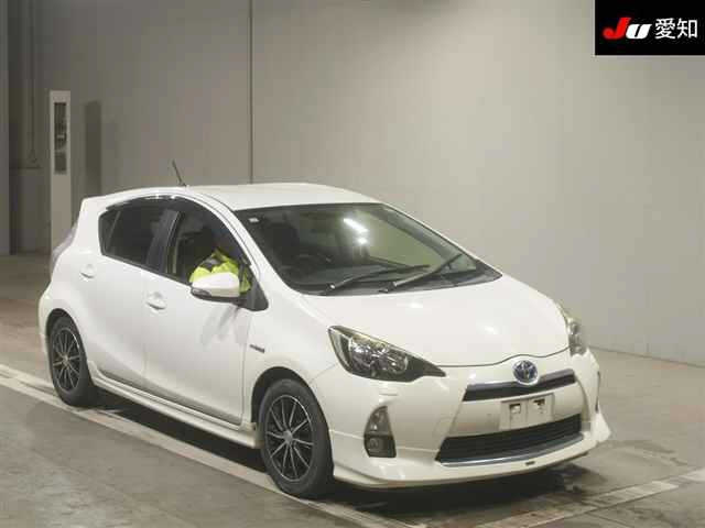TOYOTA AQUA 2013