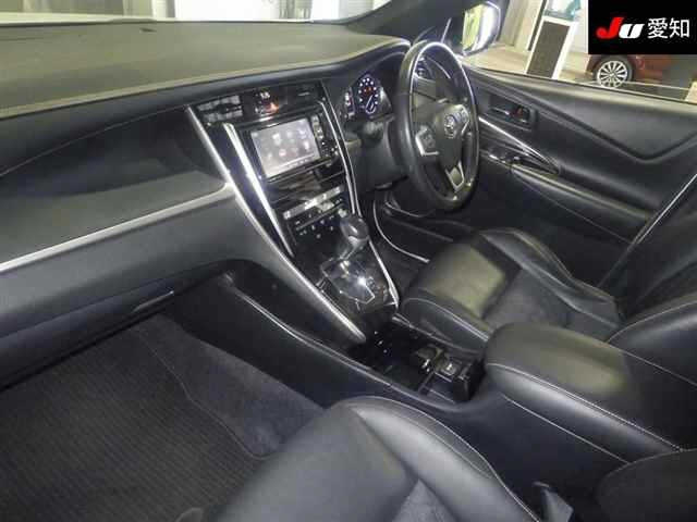 TOYOTA HARRIER 2018