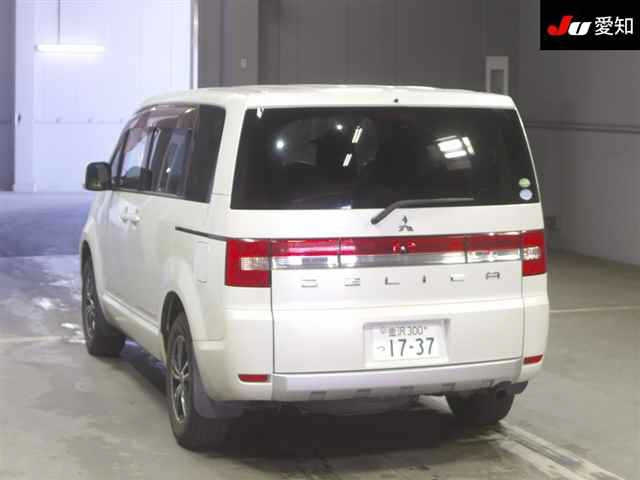 MITSUBISHI DELICA D5 2013