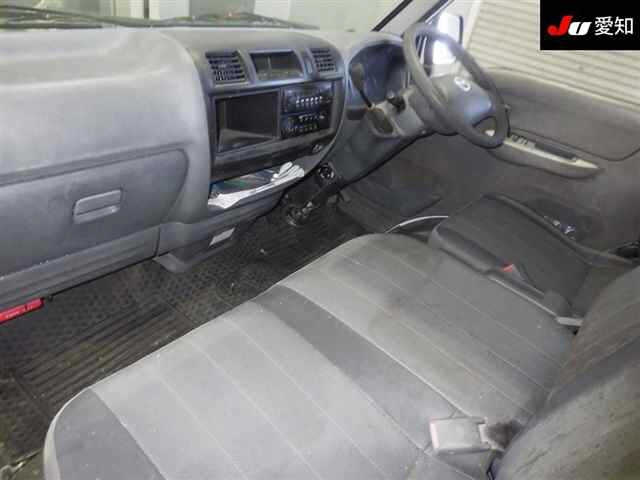 MAZDA BONGO VAN 2010