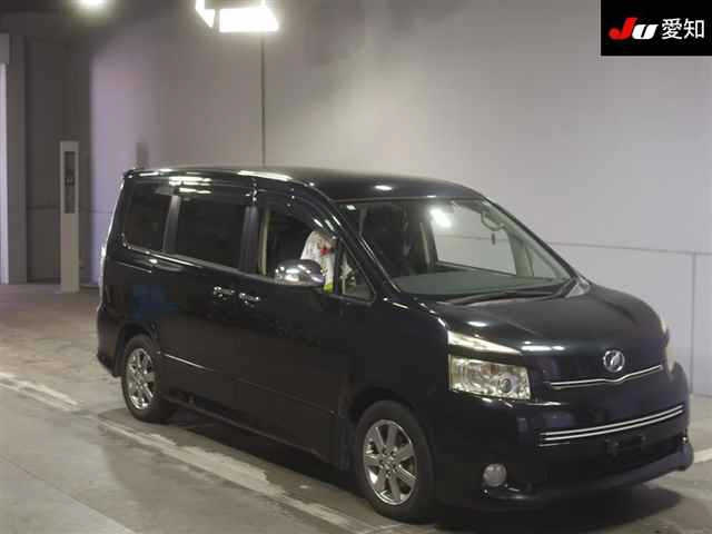 TOYOTA VOXY 2009