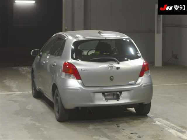 TOYOTA VITZ 2010
