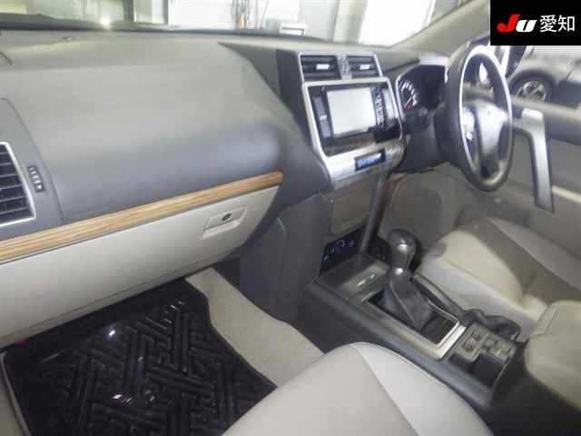 TOYOTA LAND CRUISER PRADO 2023