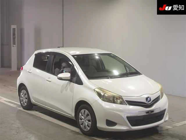 TOYOTA VITZ 2011
