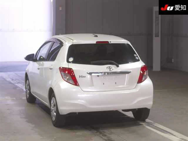 TOYOTA VITZ 2011