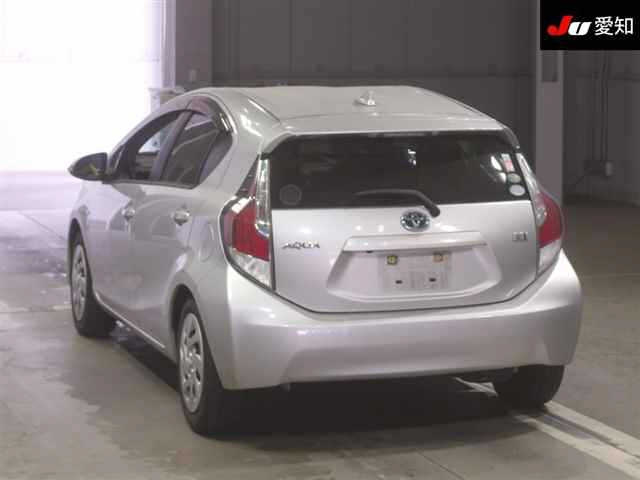 TOYOTA AQUA 2016