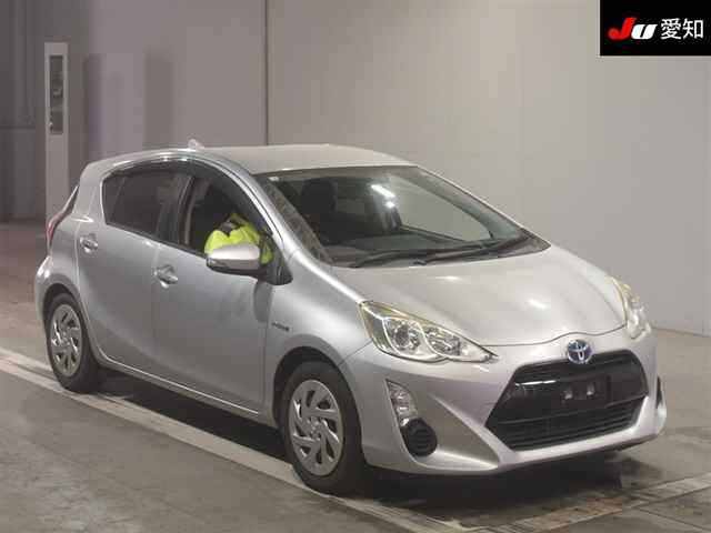 TOYOTA AQUA 2016