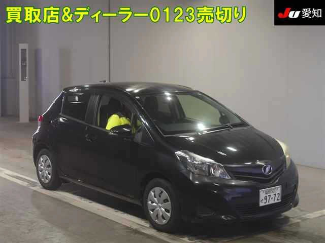 TOYOTA VITZ 2013