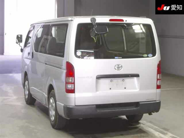 TOYOTA HIACE VAN 2016