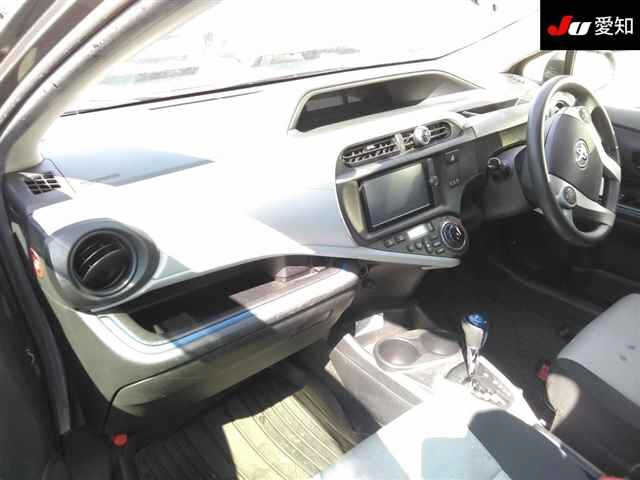 TOYOTA AQUA 2013
