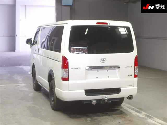 TOYOTA HIACE VAN 2019