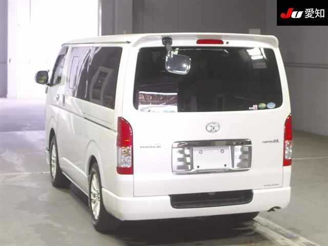 TOYOTA HIACE VAN 2020