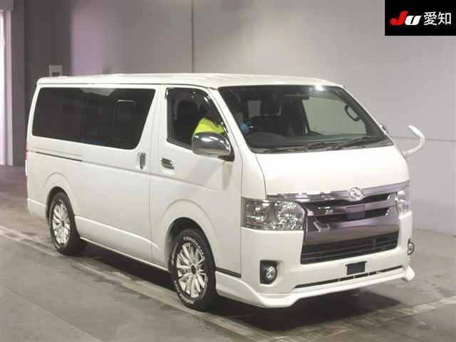 TOYOTA HIACE VAN 2020
