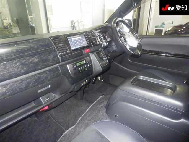 TOYOTA HIACE VAN 2020