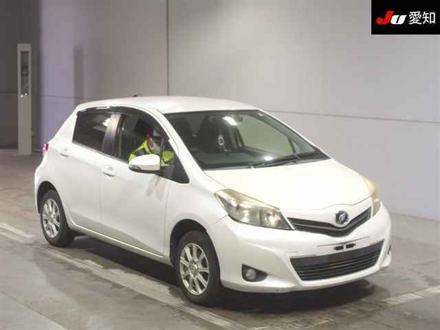 TOYOTA VITZ 2012