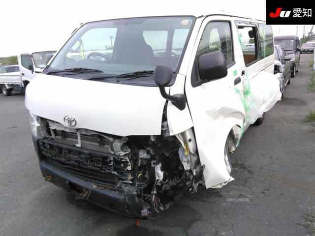 TOYOTA HIACE VAN 2021