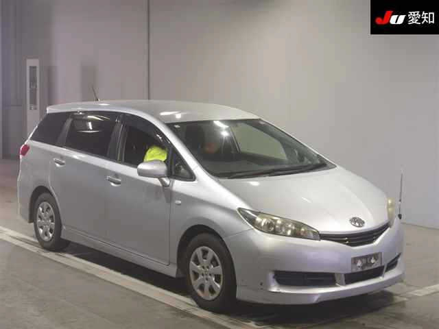 TOYOTA WISH 2010