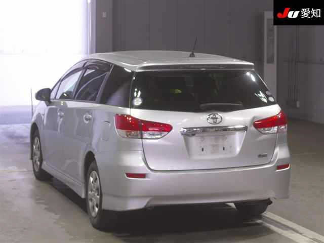TOYOTA WISH 2010