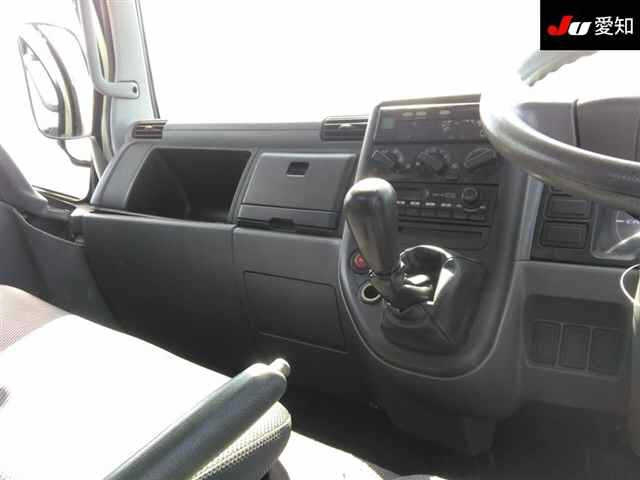 MITSUBISHI CANTER 2011