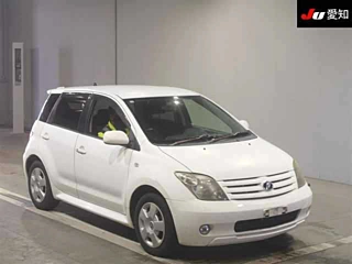 TOYOTA IST