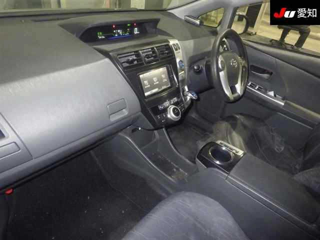 TOYOTA PRIUS ALPHA 2012