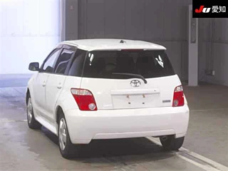 TOYOTA IST