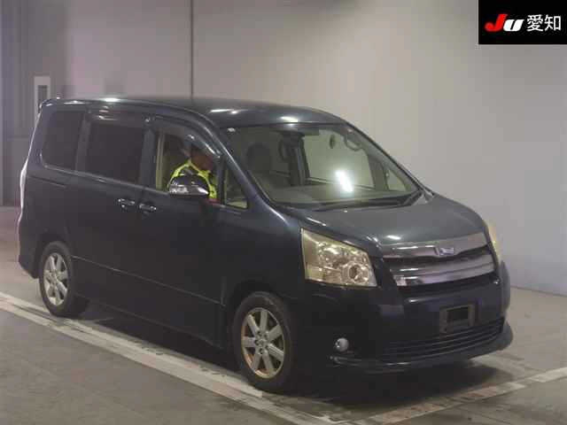 TOYOTA NOAH 2008