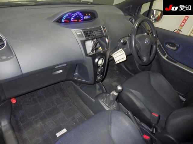 TOYOTA VITZ 2009